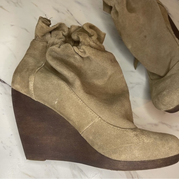 Steve Madden “Matti” Leather Wedge Booties - Size 8M - Picture 4 of 13